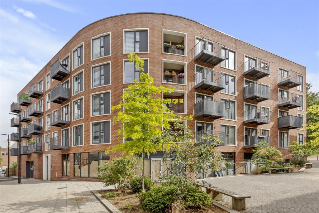 Main image of property: Lilys Walk, High Wycombe