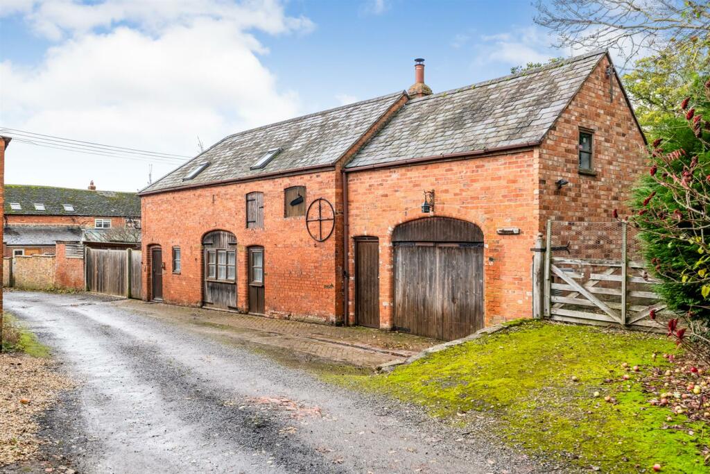 5 bedroom detached house for sale in Butchers Lane, Lower Brailes, OX15