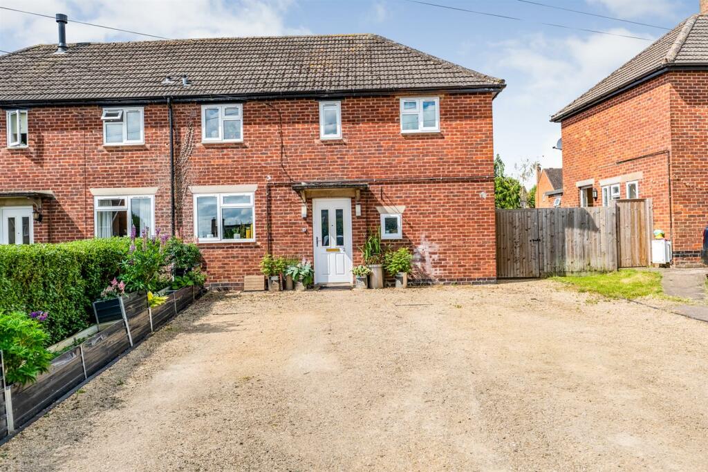 2 bedroom semidetached house for sale in Worcester Place, ShipstonOn