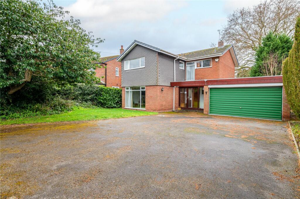 4 bedroom detached house for sale in Austrey Road, Warton, Tamworth