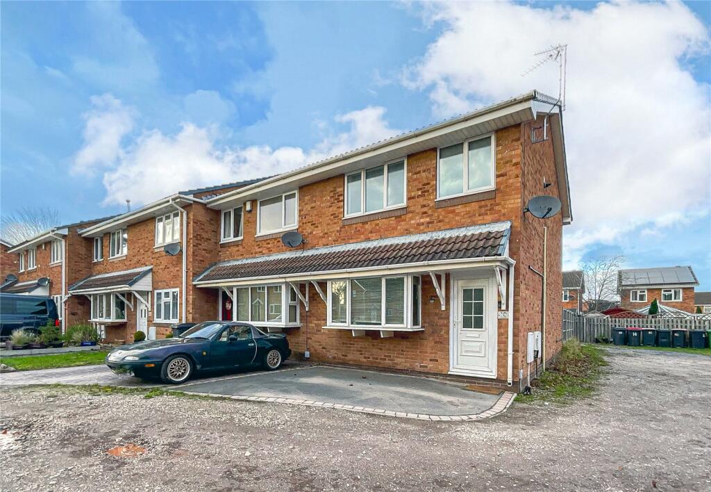 3 bedroom end of terrace house for sale in Aldersgate, Kingsbury