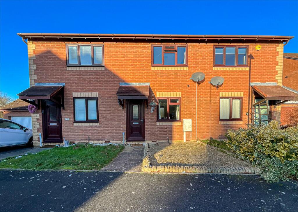 2 bedroom terraced house for sale in Foxwood Road, Birchmoor, Tamworth