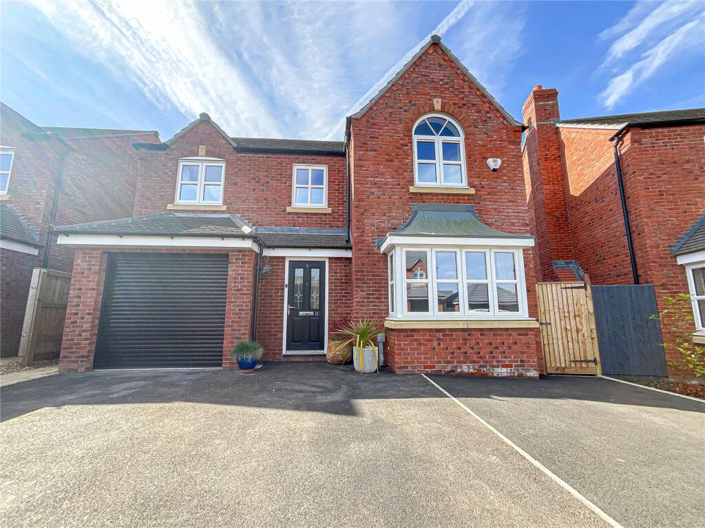 4 bedroom detached house for sale in Wulfric Avenue, Austrey