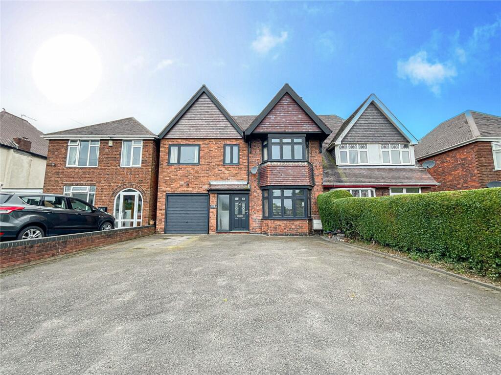4 bedroom semidetached house for sale in Hockley Road, Wilnecote