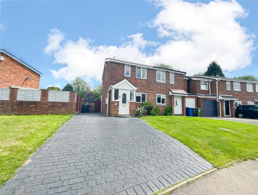 2 bedroom semidetached house for sale in Grassholme, Wilnecote