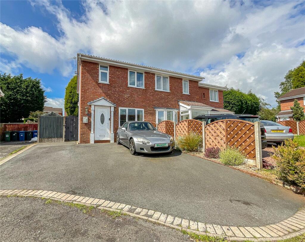 2 bedroom semidetached house for sale in Lowdham, Wilnecote, Tamworth, B77