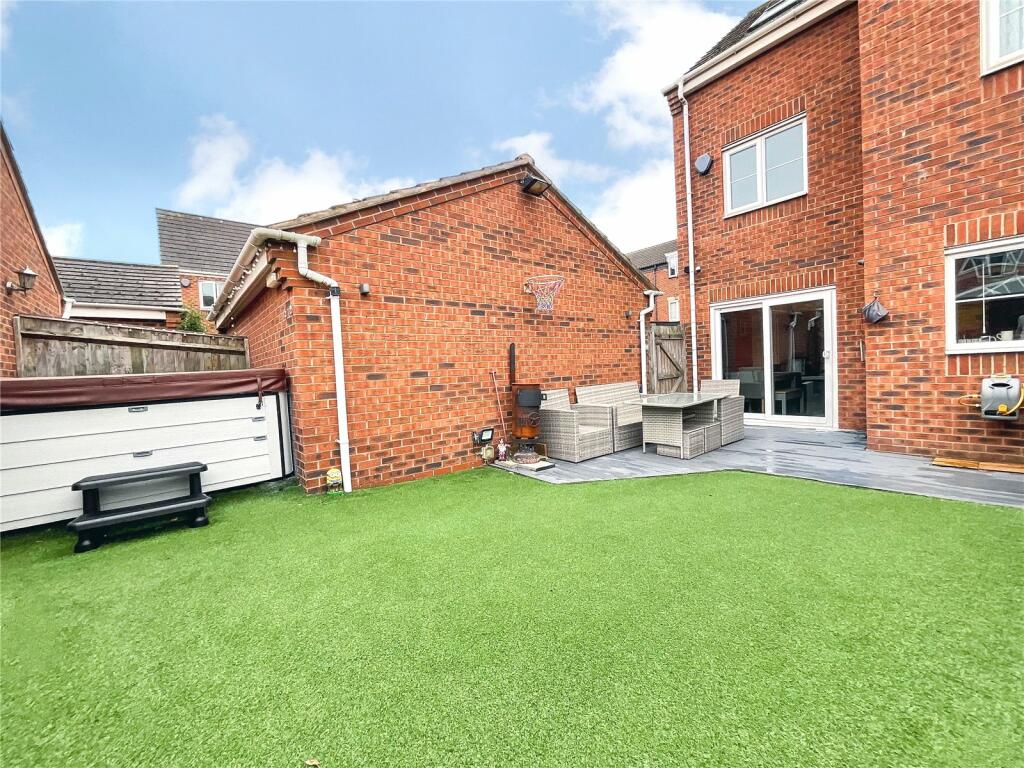 Additional property image - Valley Drive, Wilnecote, Tamworth, Staffordshire, B77