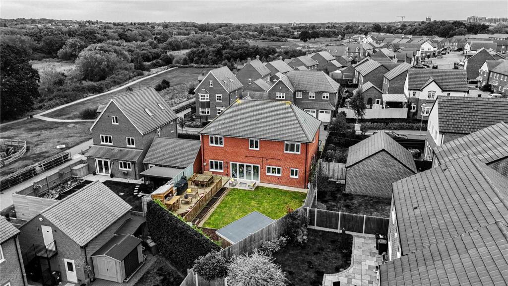 Additional property image - Willowherb Close, Tamworth, B79