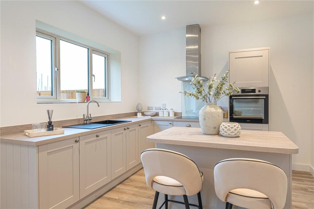 Additional property image - Egan Close, Dordon, Tamworth, B78