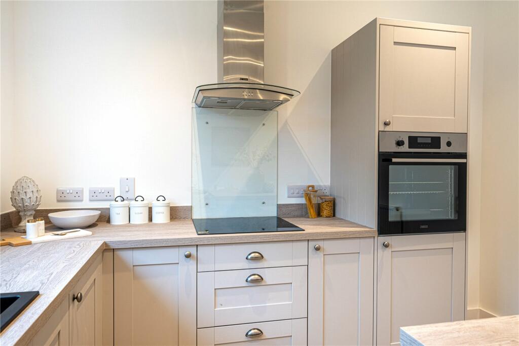 Additional property image - Egan Close, Dordon, Tamworth, B78