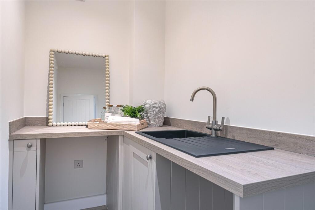 Additional property image - Egan Close, Dordon, Tamworth, B78