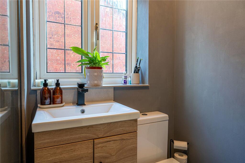 Additional property image - Huntingdon Close, Tamworth, Staffordshire, B78