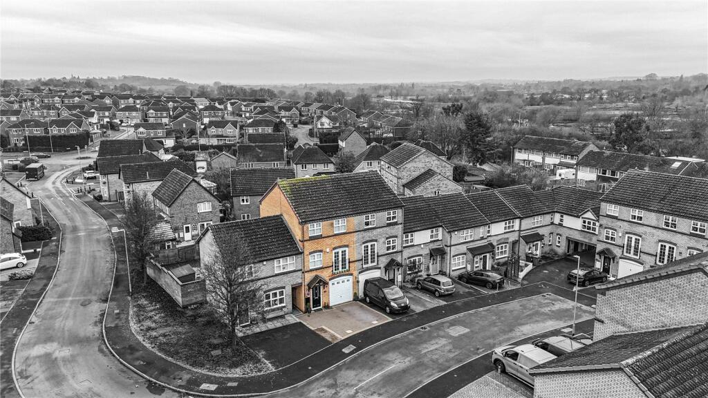 Additional property image - Fox Close, Tamworth, Staffordshire, B77