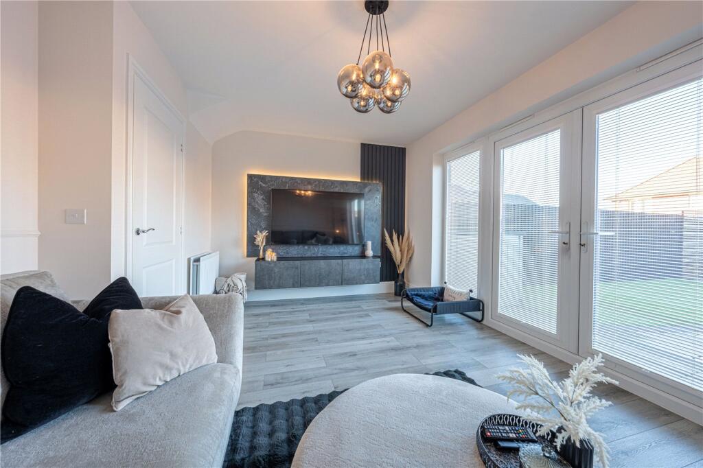 Additional property image - Lapley Avenue, Amington, Tamworth, Staffordshire, B77