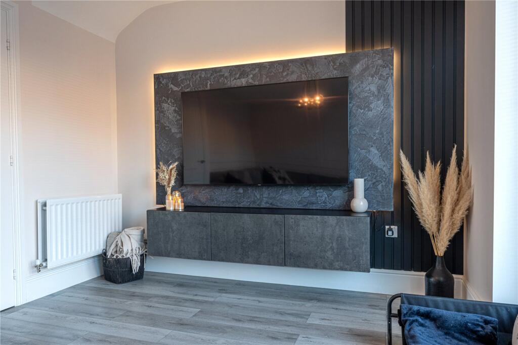 Additional property image - Lapley Avenue, Amington, Tamworth, Staffordshire, B77