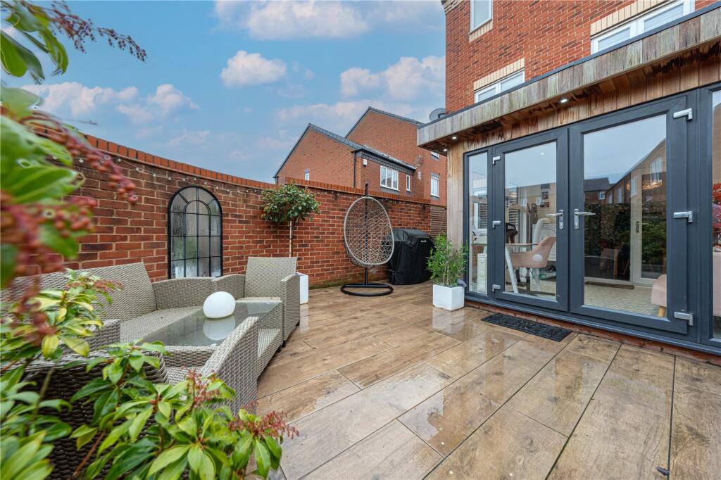 Additional property image - Valley Drive, Wilnecote, Tamworth, Staffordshire, B77