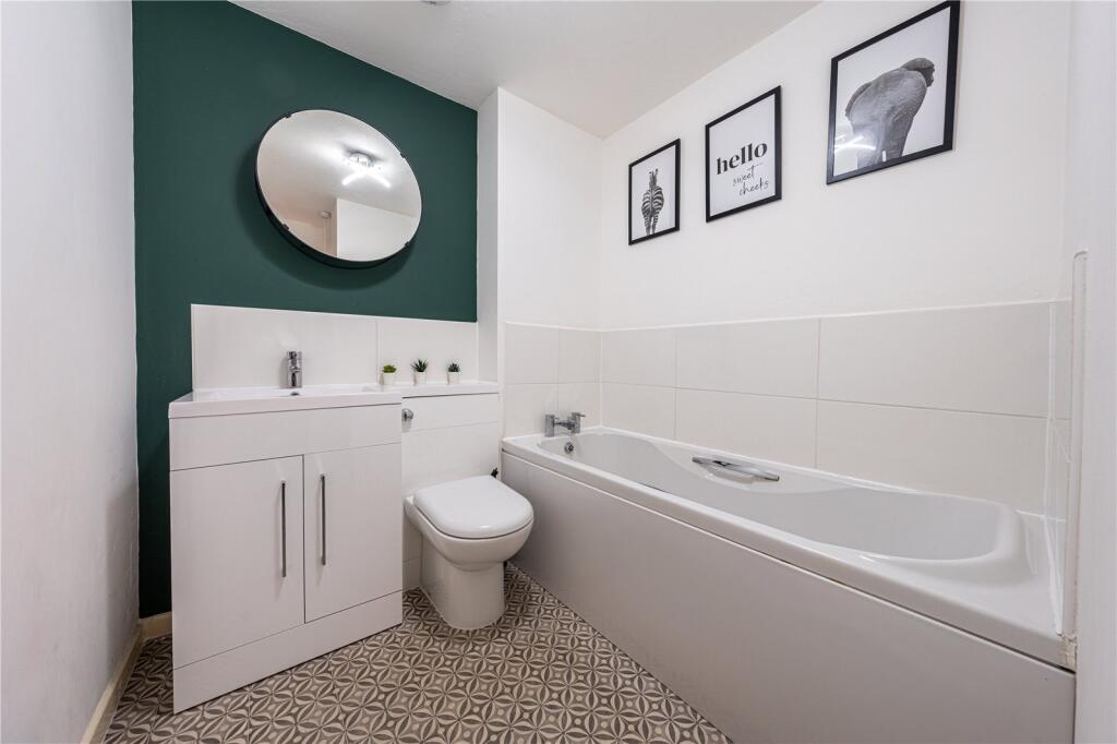Additional property image - Harwood Drive, Dosthill, Tamworth, Staffordshire, B77