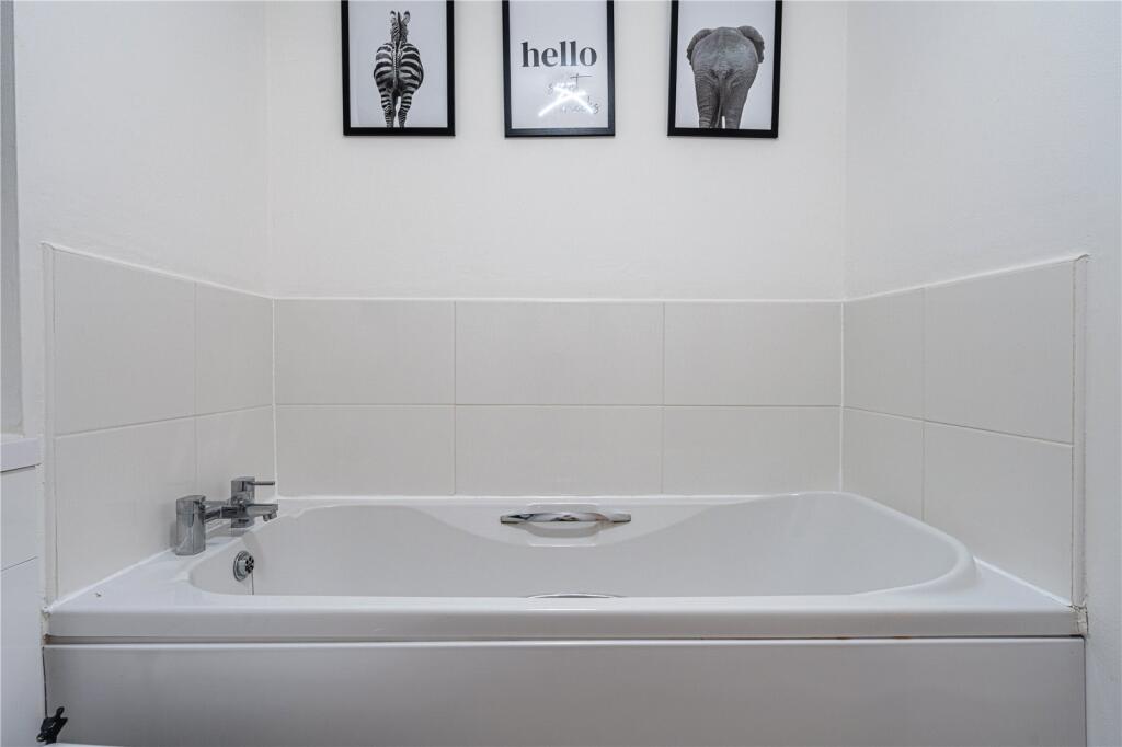 Additional property image - Harwood Drive, Dosthill, Tamworth, Staffordshire, B77