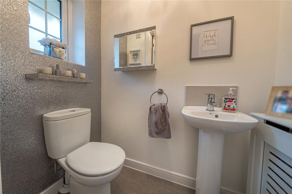 Additional property image - Meadow Way, Tamworth, Staffordshire, B79