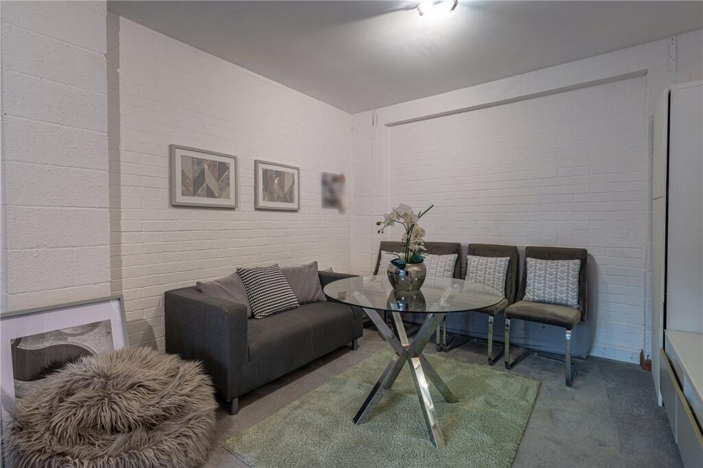 Additional property image - Meadow Way, Tamworth, Staffordshire, B79
