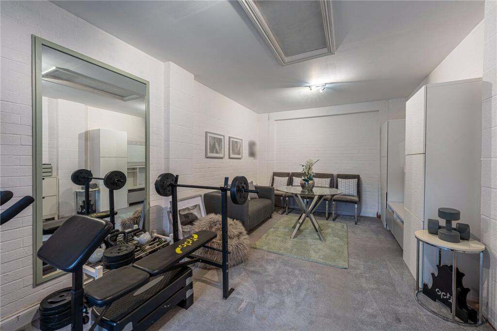 Additional property image - Meadow Way, Tamworth, Staffordshire, B79