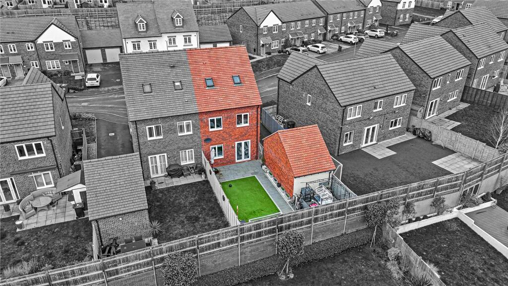 Additional property image - Meadow Way, Tamworth, Staffordshire, B79