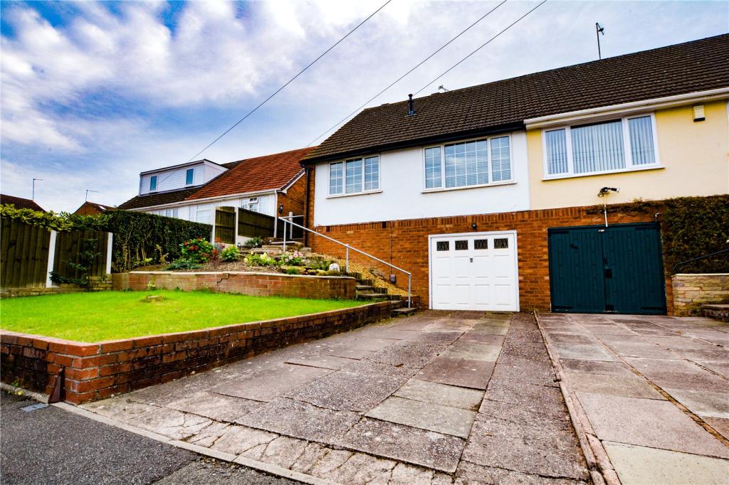 4 bedroom semidetached house for sale in Brookside Way, Wilnecote