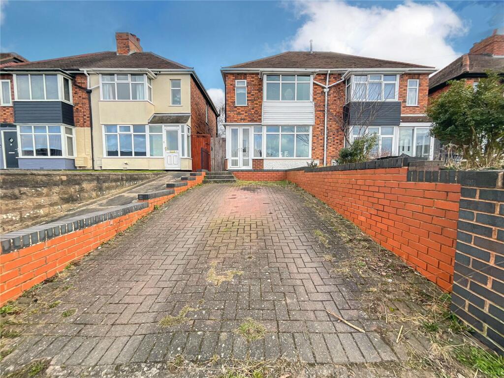 3 bedroom semidetached house for sale in Hockley Road, Wilnecote, Tamworth, Staffordshire, B77