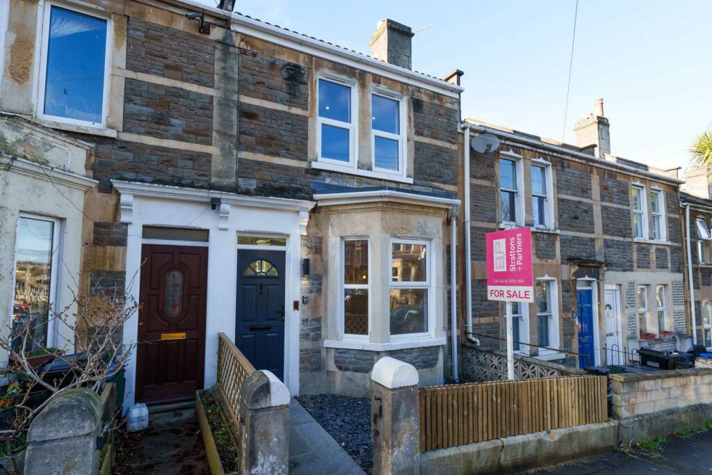 3 bedroom terraced house for sale in Coronation Avenue, Bath, BA2