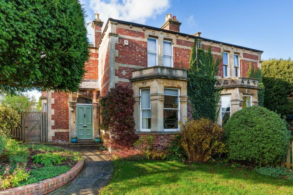 4 bedroom semidetached house for sale in St Saviours Road, Larkhall, BA1