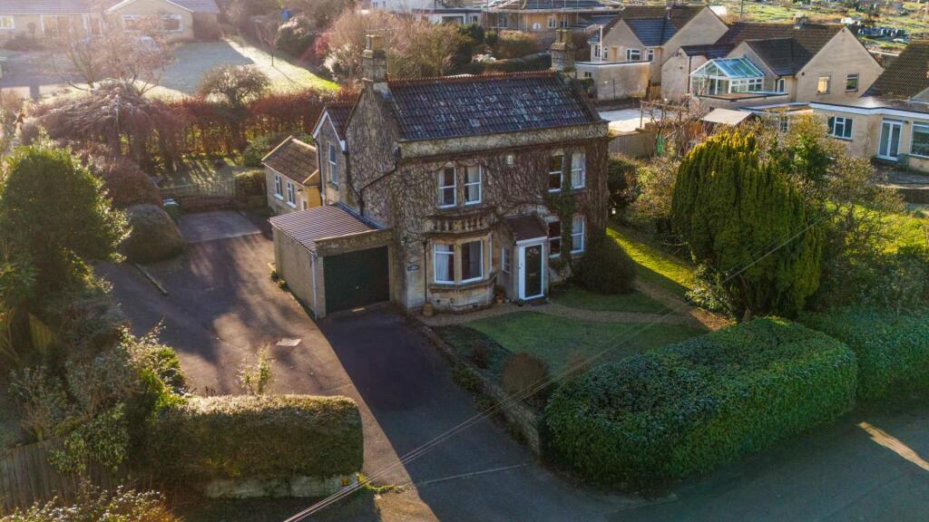 3 bedroom detached house for sale in Bannerdown Lodge, Ashley Road