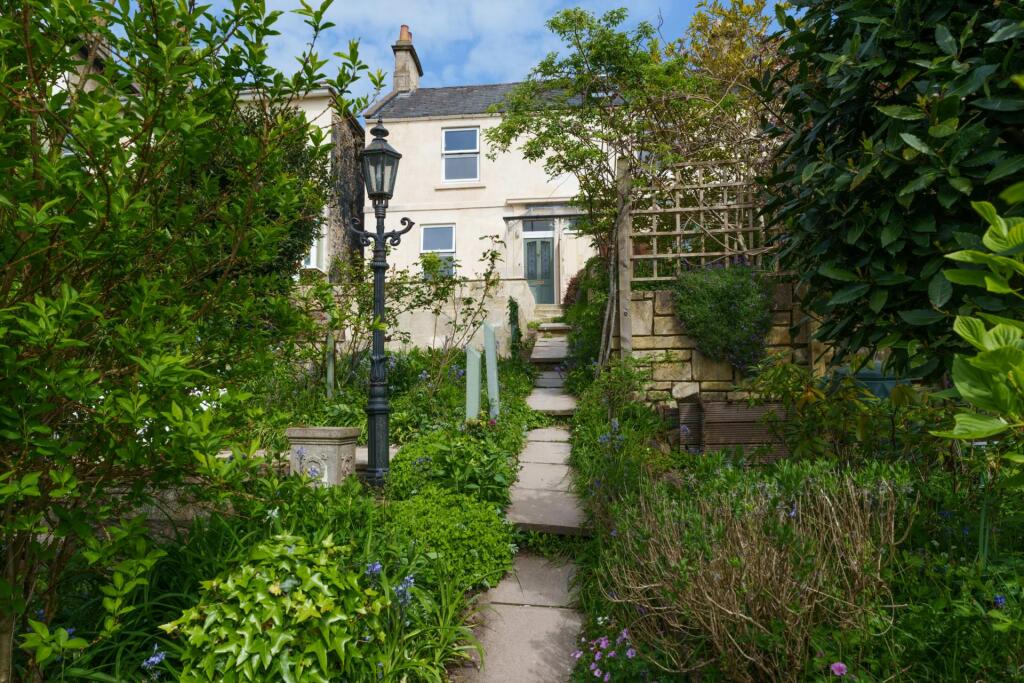 2 bedroom end of terrace house for sale in Chilton Road, Bath, BA1