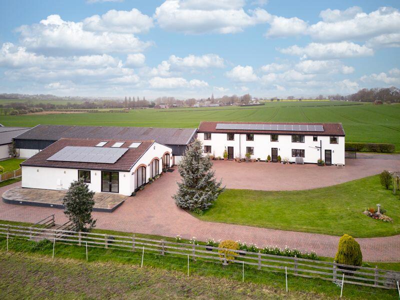 9 bedroom detached house for sale in Morning Field View & Cottage