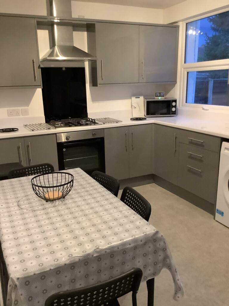 4 bedroom semidetached house for rent in Buck Street, Worcester WR2