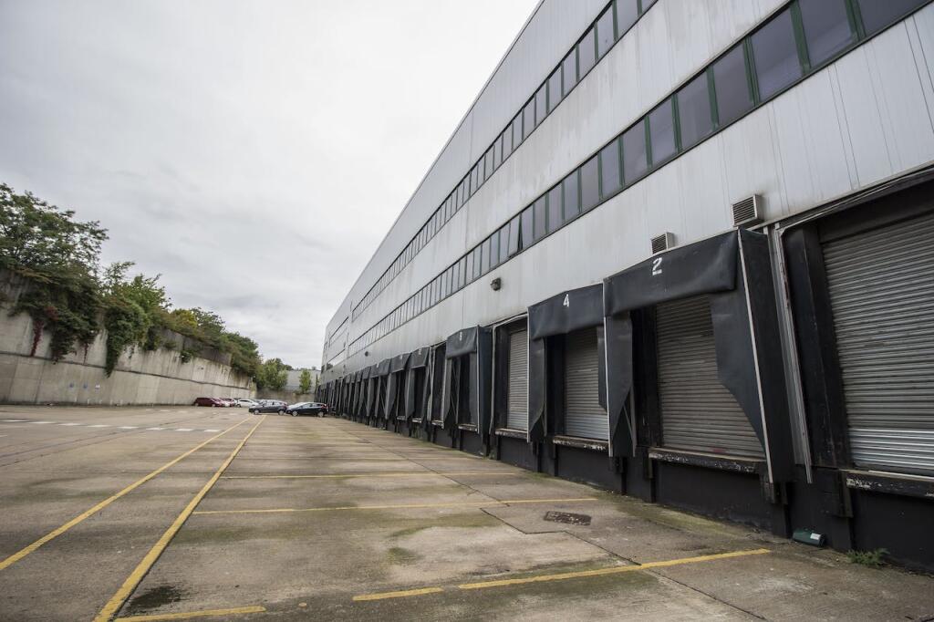 Light industrial facility to lease in Titan, Kendal Avenue, Park Royal