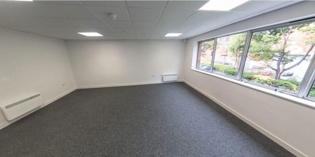 Office space_Photo_3_large.jpg