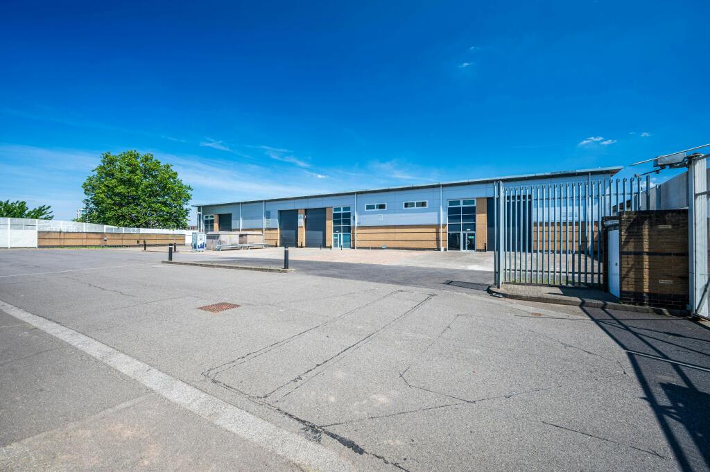 UNIT C ANCHORAGE POINT CHARLTON LONDON SE7_007.jpg