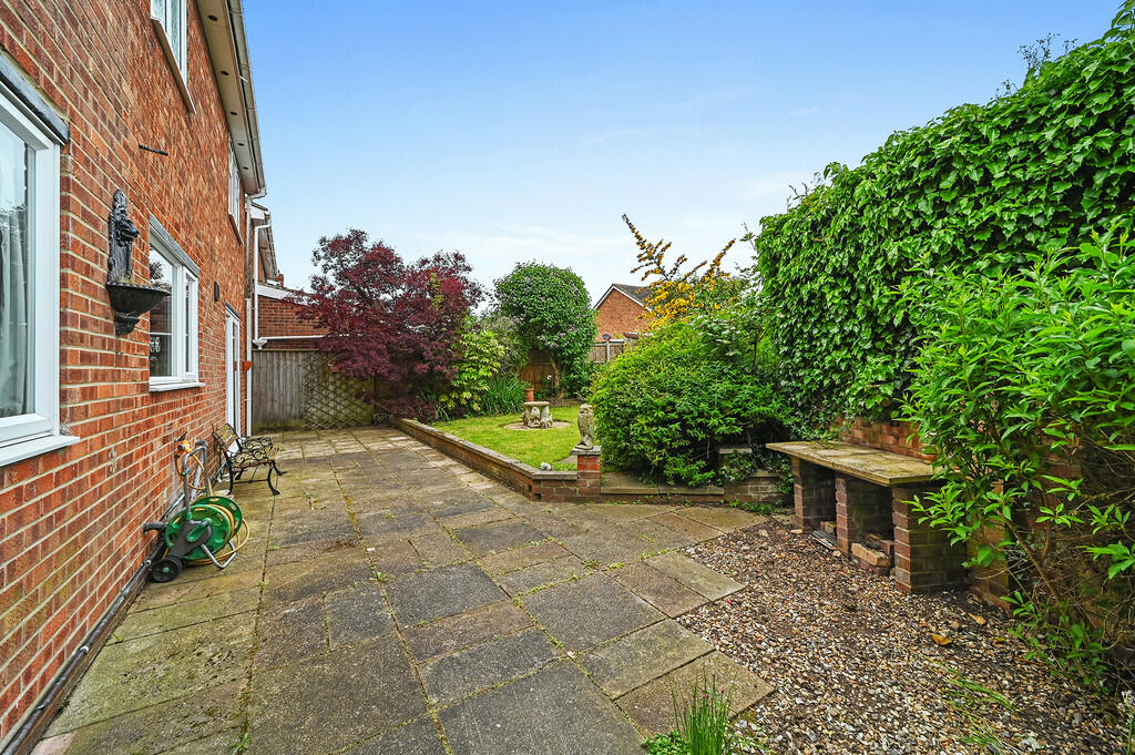 5 bedroom detached house for sale in Haughley, Stowmarket, Suffolk, IP14