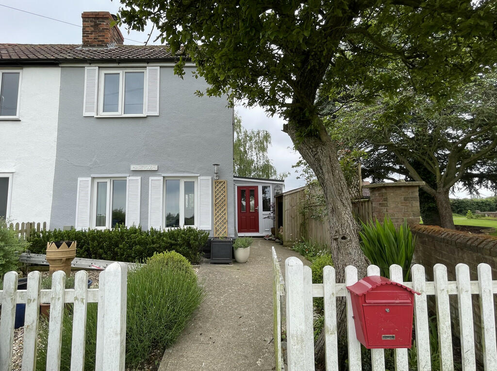 2 bedroom semidetached house for sale in Barking, Ipswich, Suffolk, IP6