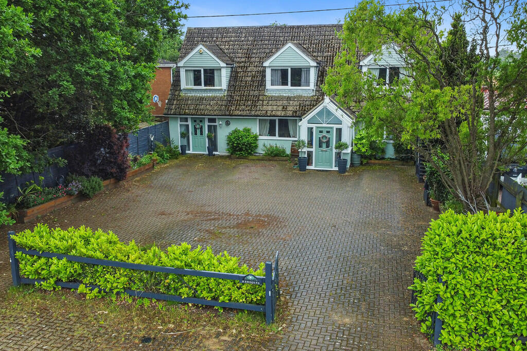 5 bedroom detached house for sale in Nacton, Ipswich, Suffolk, IP10