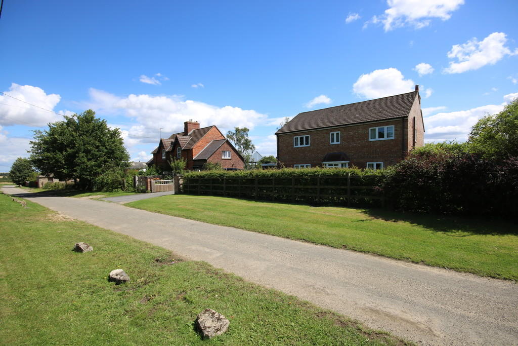 3 bedroom detached house for sale in Field View, Westby, NG33
