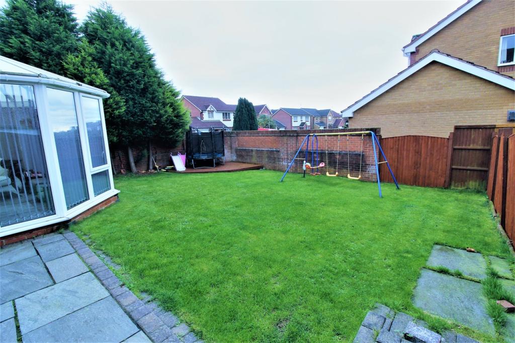 4 bedroom detached house for sale in Elmhurst Drive, Huthwaite, SuttoninAshfield, NG17