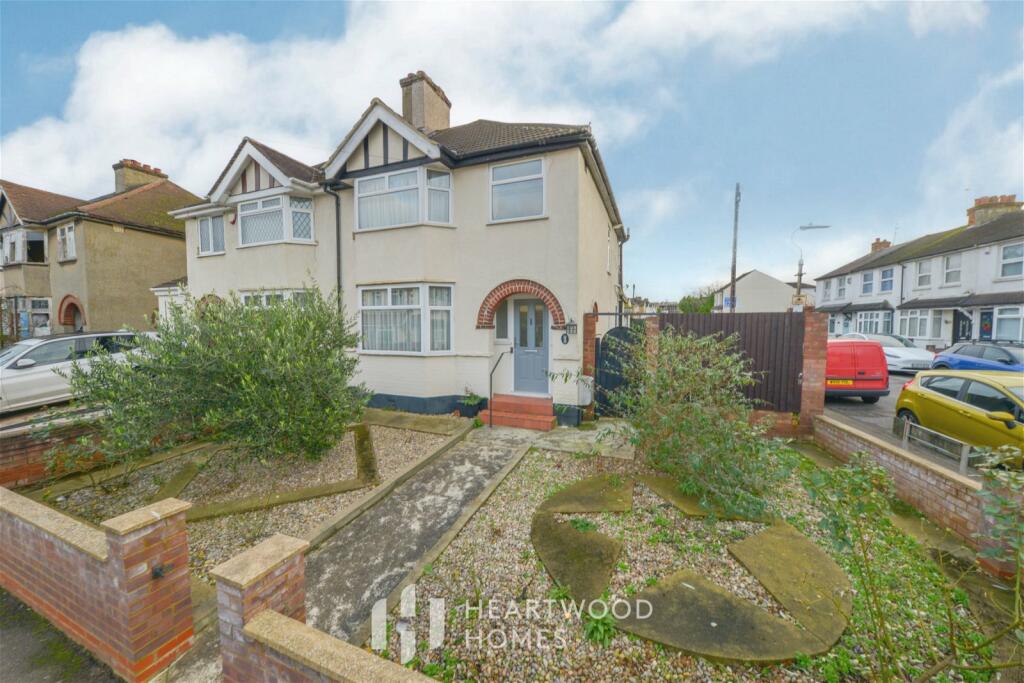 3 bedroom semidetached house for sale in Maxwell Road, St. Albans, AL1