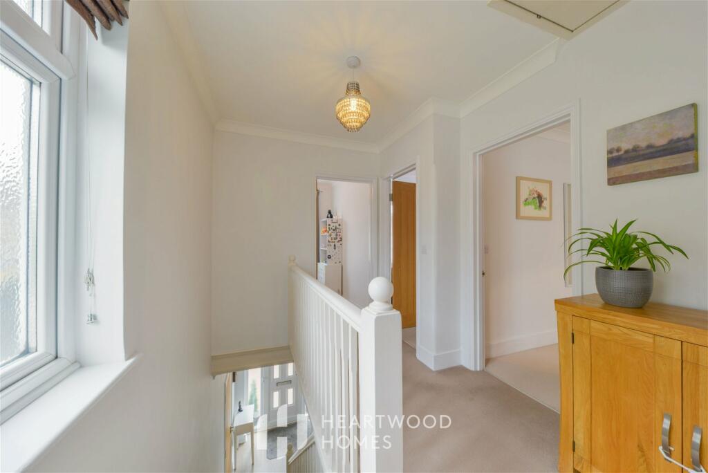 Additional property image - Valerie Close, St. Albans, AL1 5JD