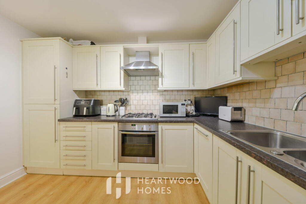 Additional property image - Beningfield Drive, London Colney, St. Albans, AL2 1FD