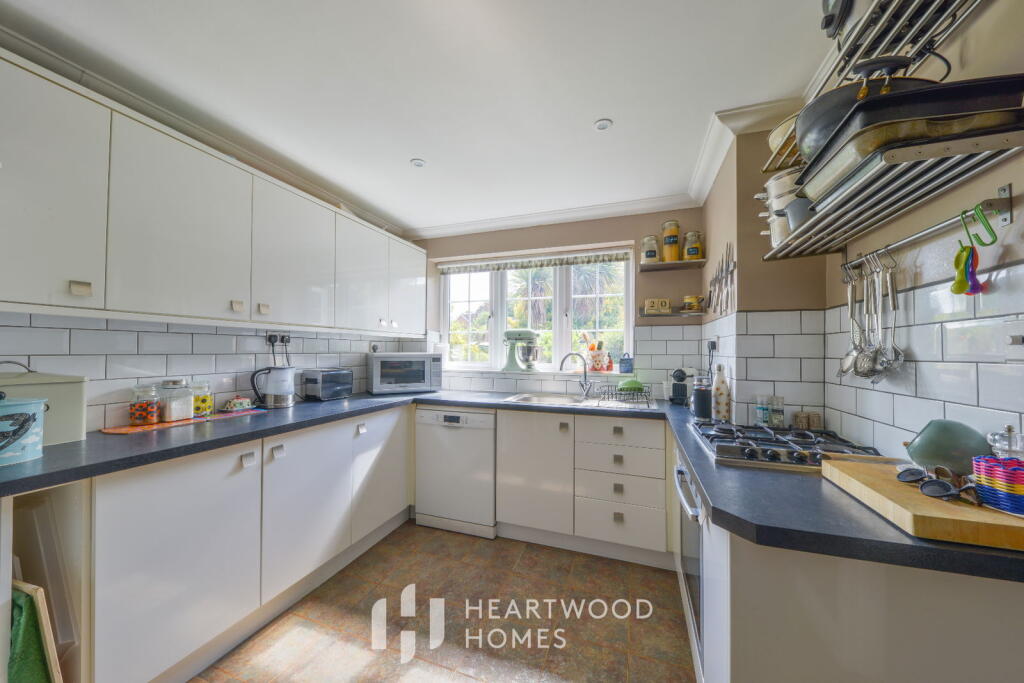 Additional property image - Deans Gardens, St. Albans, AL4 9LS