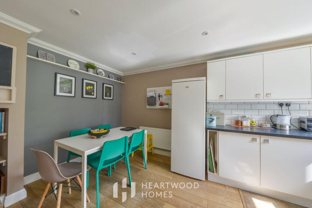 Additional property image - Deans Gardens, St. Albans, AL4 9LS