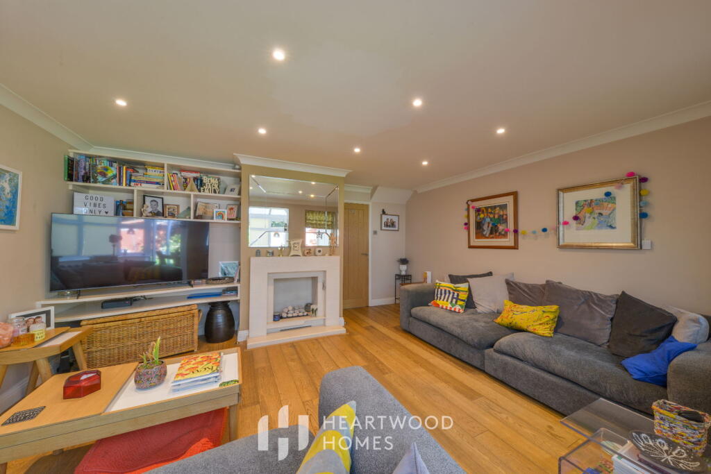 Additional property image - Deans Gardens, St. Albans, AL4 9LS