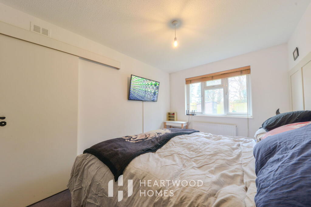 Additional property image - Beverley Gardens, St Albans AL4 9BJ