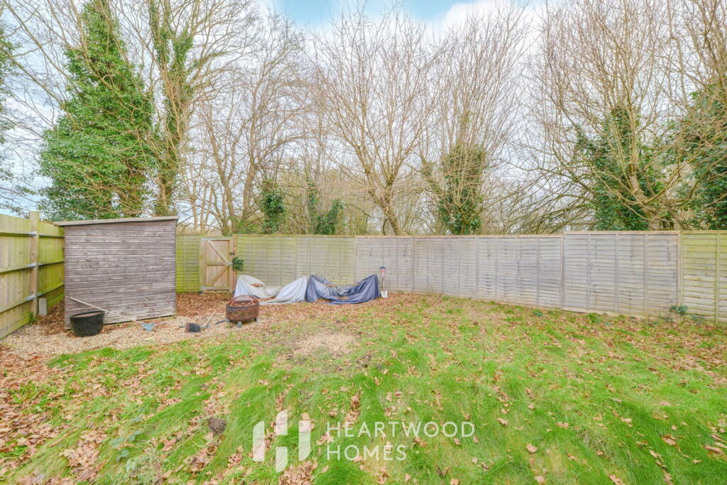 Additional property image - Beverley Gardens, St Albans AL4 9BJ